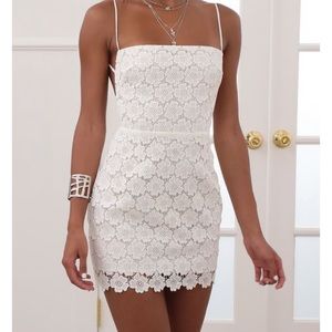 lucy in the sky “lucia crochet lace dress in white”